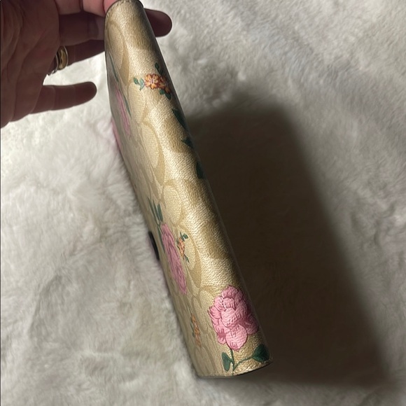 COACH Floral Tan and Pink Signature Planner cover - Picture 12 of 12